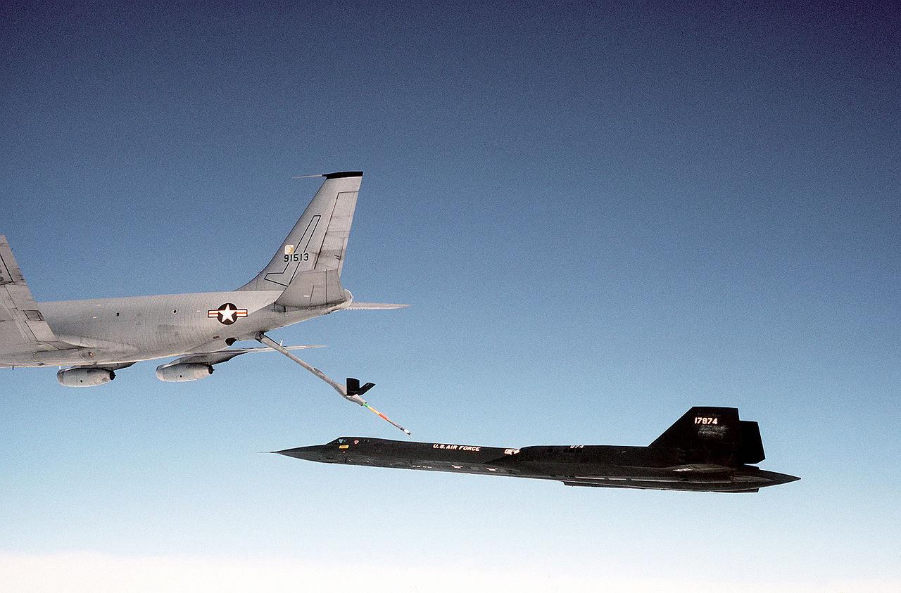 The story of the SR-71 Blackbird that pitched up and collided with a KC-135Q tanker during an air refueling over El Paso