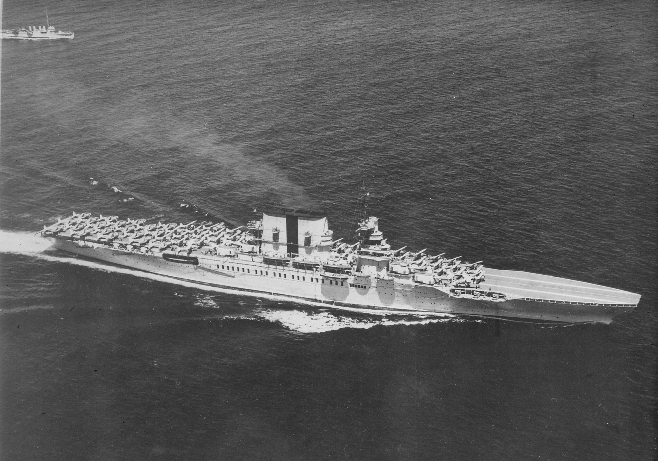 USS_Saratoga_CV-3_off_New_York_1934