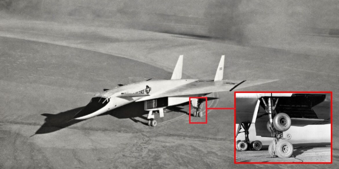 XB-70-main-gear-failed-to-lower